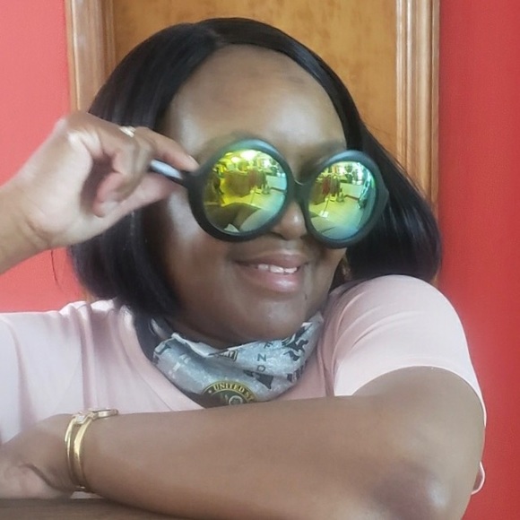 Meet your Posher, Anita - Picture 8 of 12